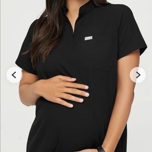 FIGS MATERNITY SCRUBS IN BLACK SIZE SMALL TOP AND MEDIUM BOTTOM